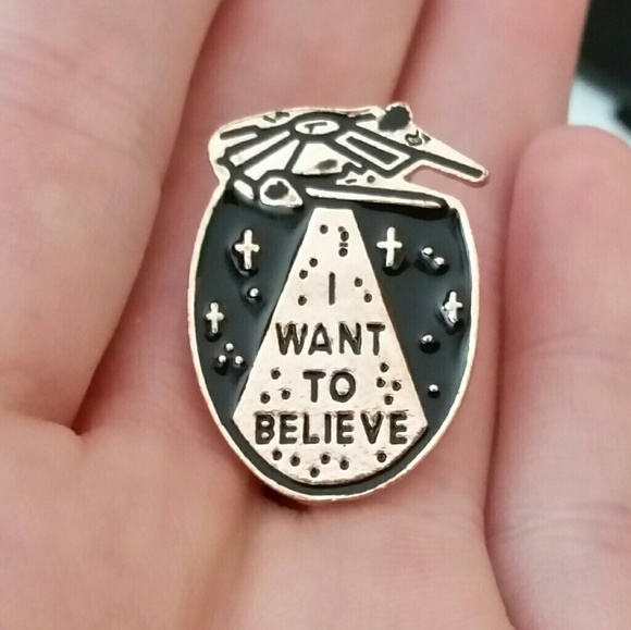 Millennium Falcon Pin ENAMEL FUNNY KAWAII SALE! - Picture 2 of 5